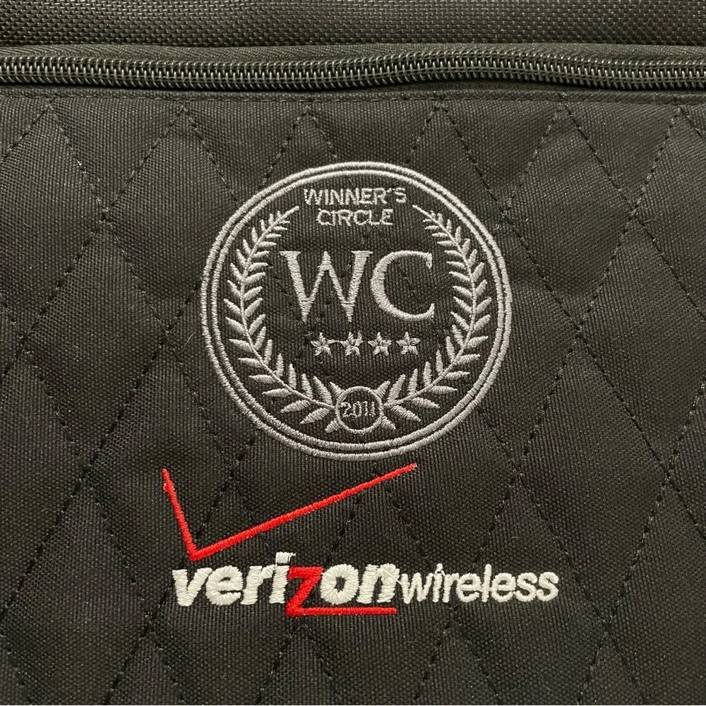 🆕 OGIO Vamp M Covert Black Laptop Case Messenger Bag - Verizon Wireless logo
